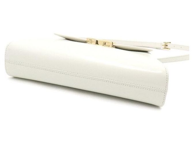 Prada Bolsa de ombro média em couro escovado com fivela dourada Branco - vista 7