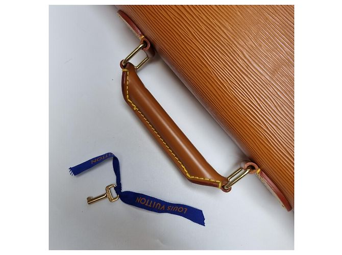 Louis Vuitton Borsetta in pelle Camel Marrone - vista 10