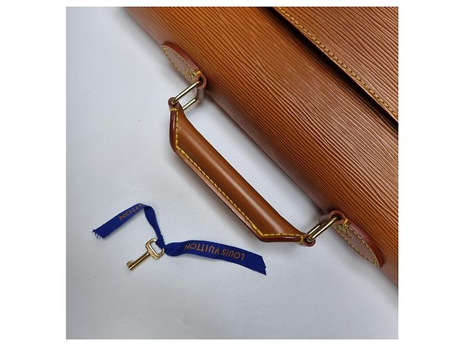 Louis Vuitton Borsetta in pelle Camel Marrone - vista 12