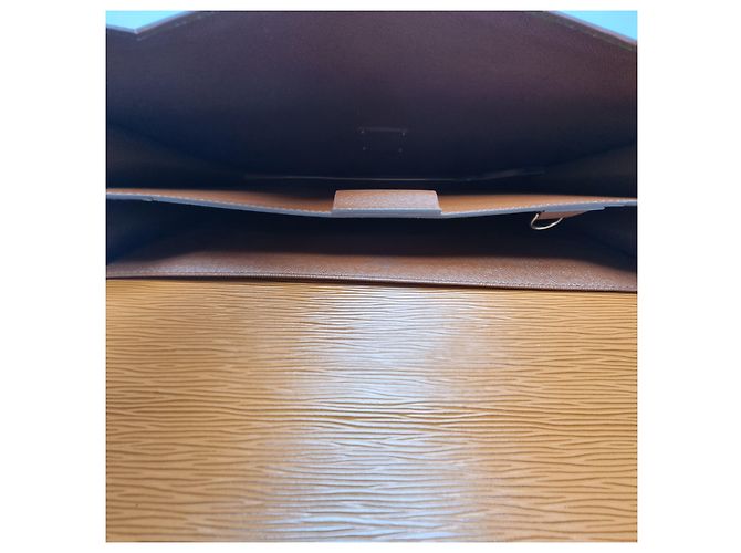 Louis Vuitton Borsetta in pelle Camel Marrone - vista 16