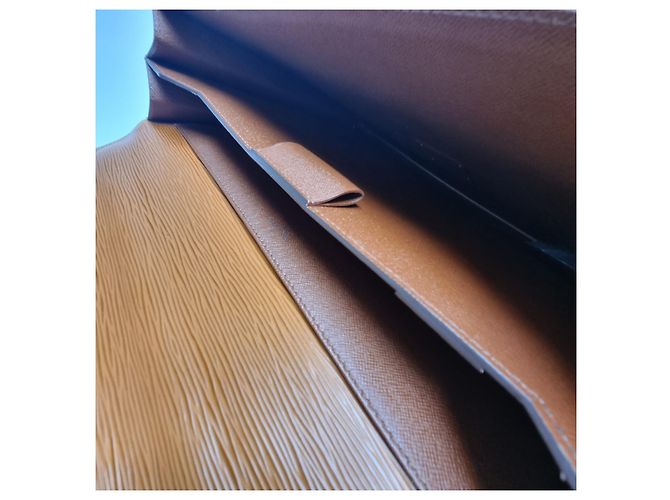 Louis Vuitton Borsetta in pelle Camel Marrone - vista 18