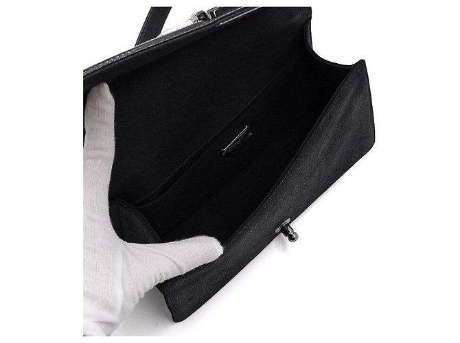 Chanel Borsa a tracolla e crossbody Boy Medium in pelle verniciata nera con paillettes e catena argentata Nero - vista 7