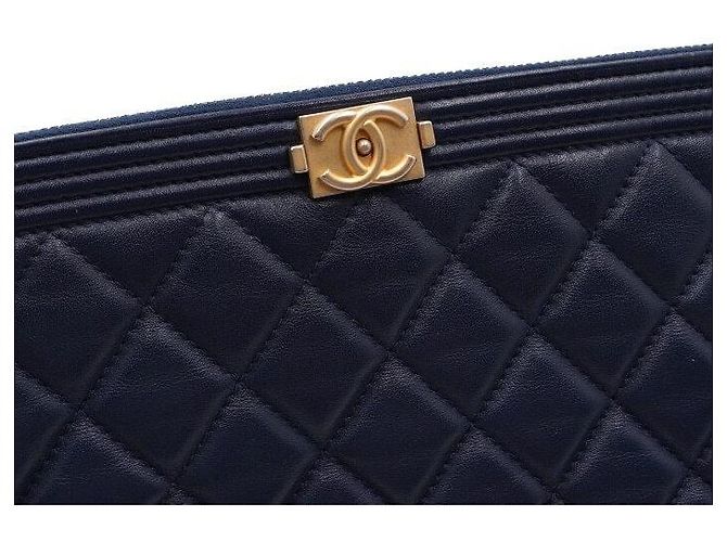 Chanel Clutch Boy Large in pelle di agnello blu navy - vista 12