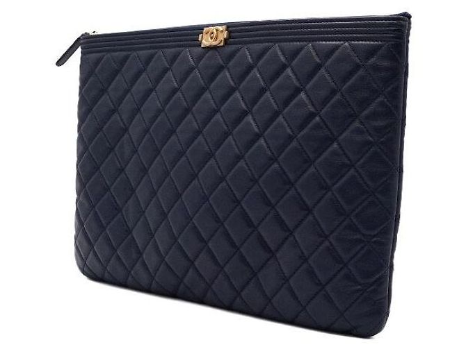 Chanel Clutch Boy Large in pelle di agnello blu navy - vista 3
