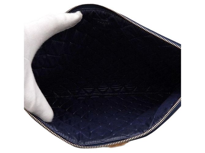 Chanel Clutch Boy Large in pelle di agnello blu navy - vista 6