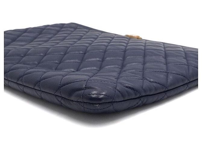 Chanel Clutch Boy Large in pelle di agnello blu navy - vista 8