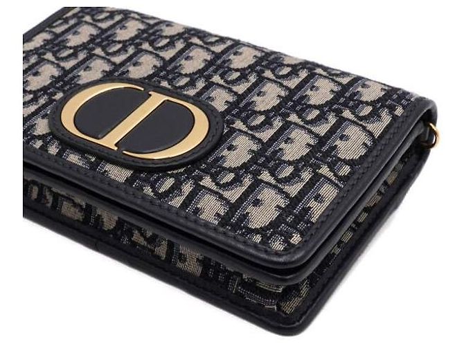 30 Montaigne Dior Montaigne Two-in-One Gürteltasche mit Schulterriemen und goldener Kette - Ansicht 9