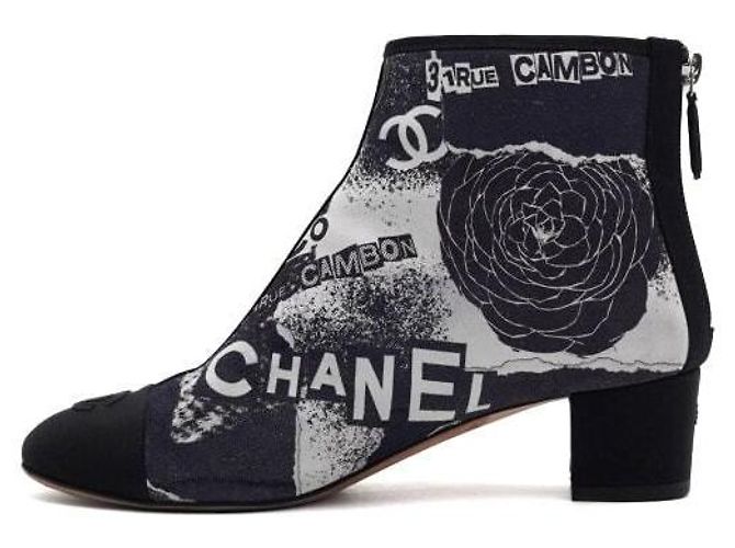 Chanel Stivaletti in camoscio blu navy Graffiti con logo CC - vista 4
