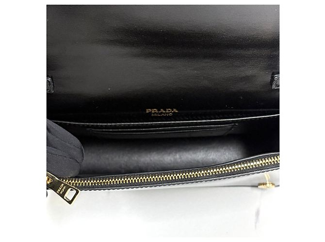 Prada Borsa a tracolla in pelle con catena Nera Nero - vista 9