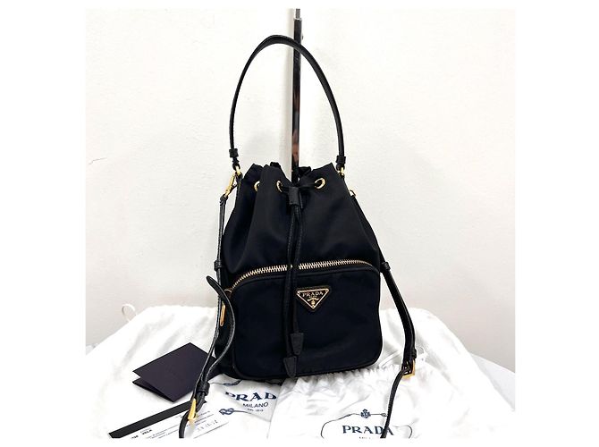 Prada Borsa Bucket in Nylon con Logo Triangle Nero - vista 4