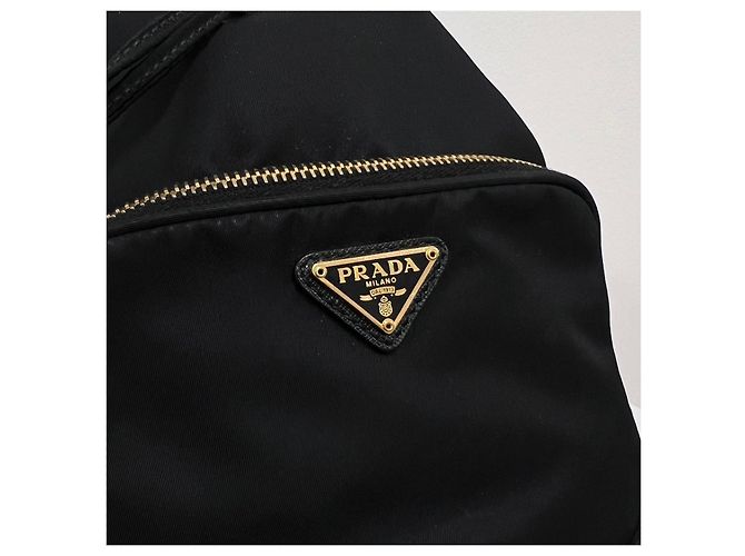 Prada Borsa Bucket in Nylon con Logo Triangle Nero - vista 6