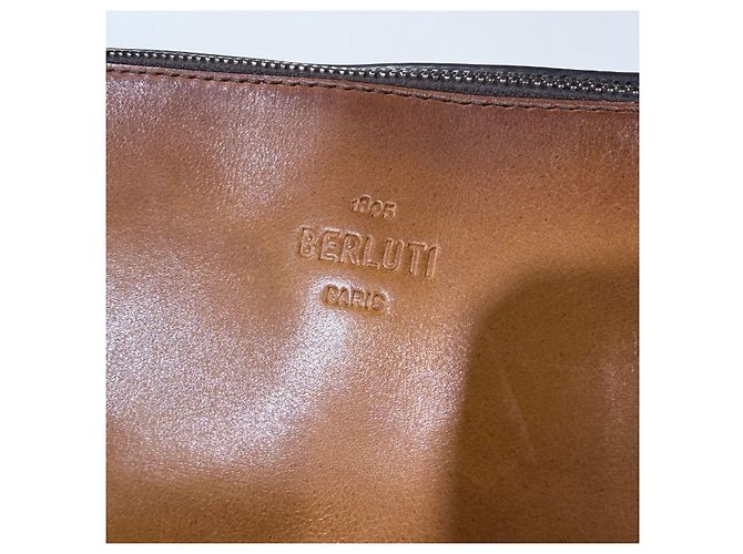 Berluti Borsa Messenger Hobo in pelle con cerniera morbida Tajour Marrone - vista 12
