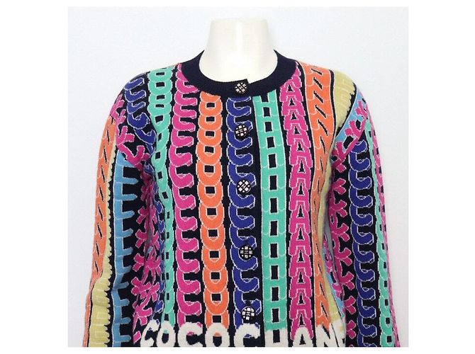 Chanel Cocoe Multi Logo Cardigan mit Stehkragen für Damen - Ansicht 2