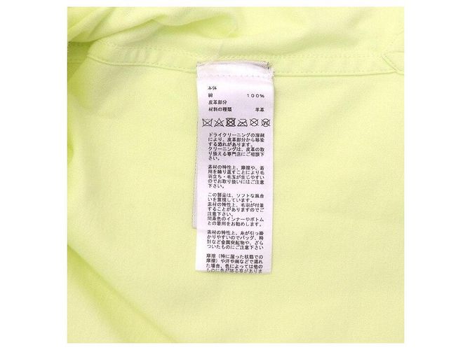 Hermès Gelbes Kurzarm-T-Shirt für Herren aus Leder mit Mini-Patch - Ansicht 7