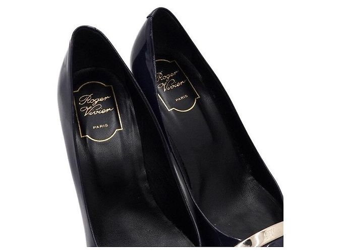 Roger Vivier Décolleté trombetta in vernice blu da donna - vista 7