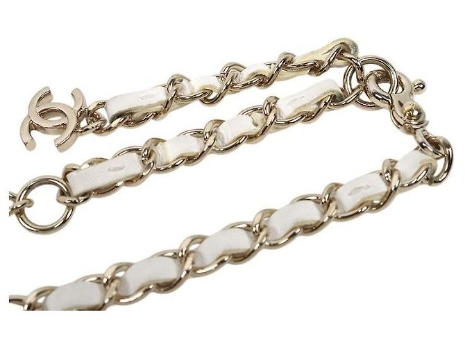 Chanel Mini bolso cinturón de corazón en cuero blanco - vista 10