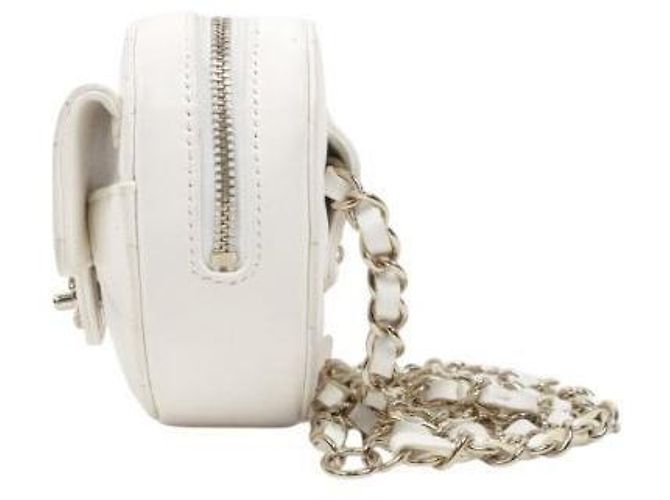 Chanel Mini bolso cinturón de corazón en cuero blanco - vista 2
