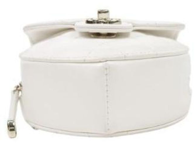 Chanel Mini bolso cinturón de corazón en cuero blanco - vista 4