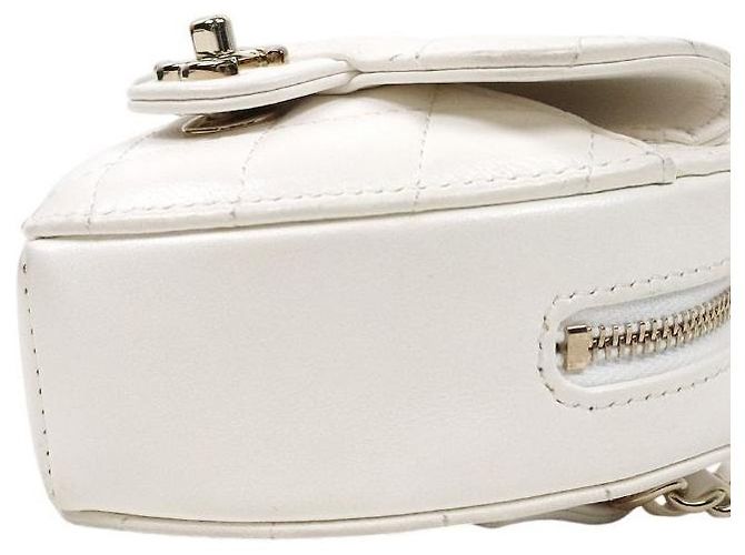 Chanel Mini bolso cinturón de corazón en cuero blanco - vista 5