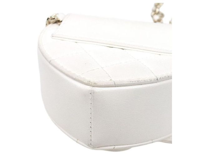 Chanel Mini bolso cinturón de corazón en cuero blanco - vista 6
