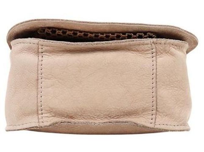 Chanel Borsa a tracolla matelassé con patta in camoscio beige Marrone - vista 4