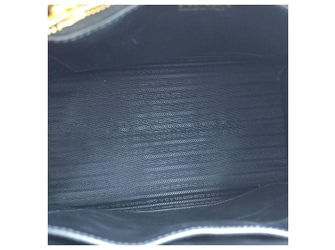 Prada Borsa Tote Media in Pelle Saffiano Nera Nero - vista 9