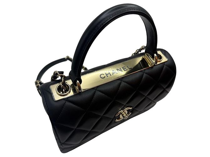 Chanel Borsa a tracolla piccola in pelle di agnello con patta e catena Nera Nero - vista 7