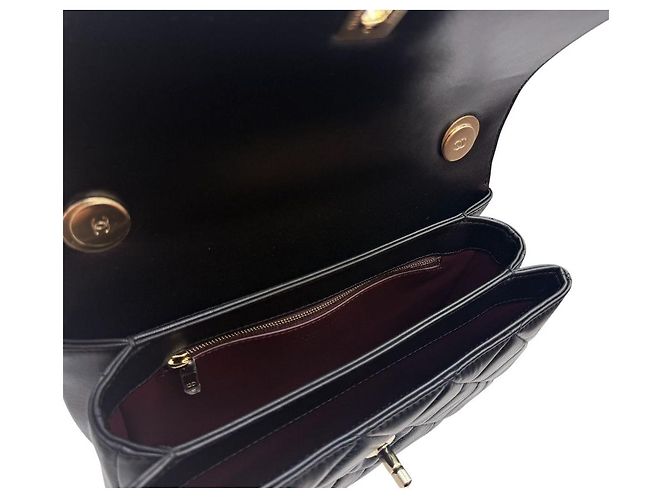 Chanel Borsa a tracolla piccola in pelle di agnello con patta e catena Nera Nero - vista 8