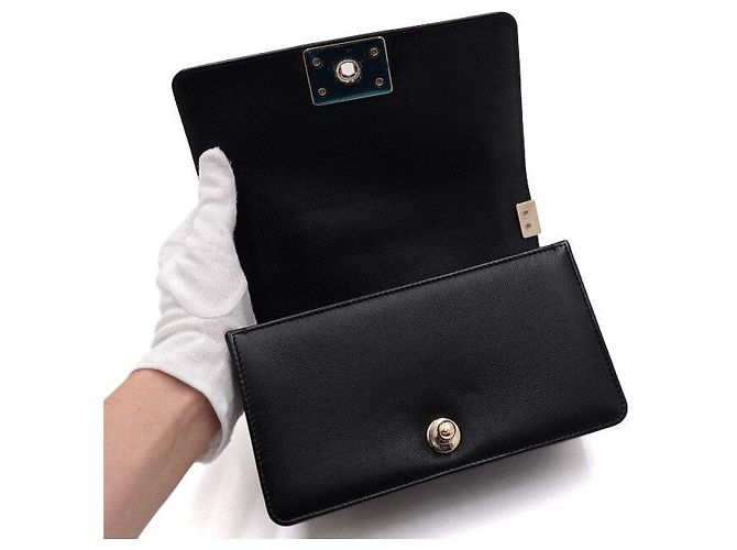 Chanel Borsa a tracolla e crossbody Boy Small in pelle d'agnello con catena dorata Nero - vista 6