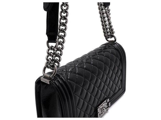 Chanel Borsa a tracolla e spalla Boy Medium Flap in vitello verniciato nero con catena argentata - vista 10