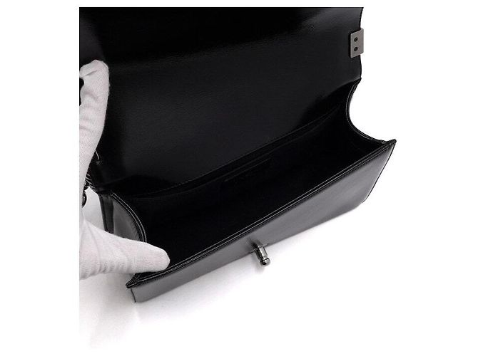 Chanel Borsa a tracolla e spalla Boy Medium Flap in vitello verniciato nero con catena argentata - vista 7