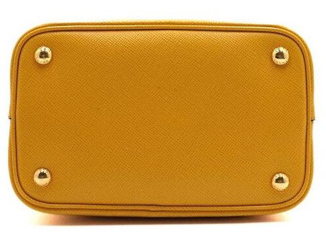 Prada Borsa Tote e Borsa a Tracolla Medium Yellow Saffiano Doblé Panier Giallo - vista 6