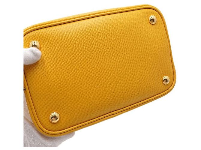 Prada Borsa Tote e Borsa a Tracolla Medium Yellow Saffiano Doblé Panier Giallo - vista 8