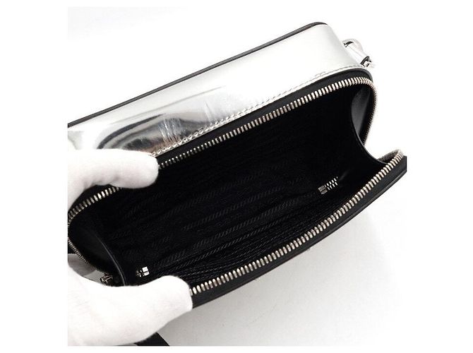 Prada Borsa a spalla e borsa a tracolla unisex in argento spazzolato - vista 5