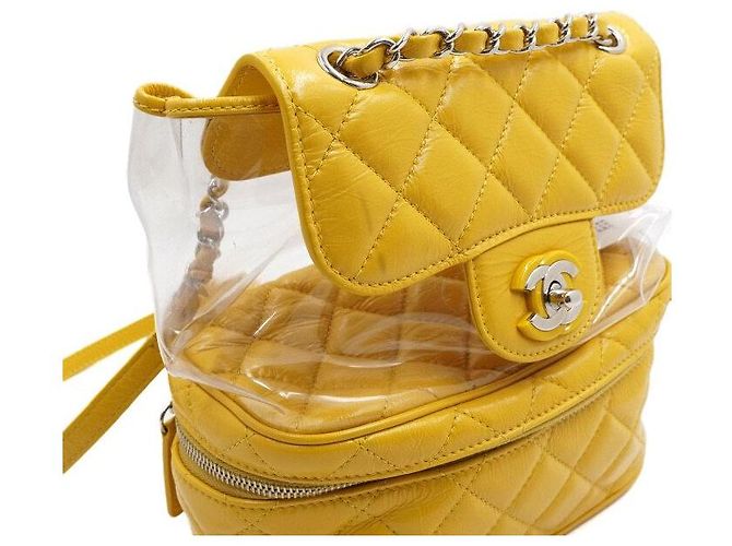 Chanel Gesteppter Damenrucksack aus PVC mit Klappe - Ansicht 10