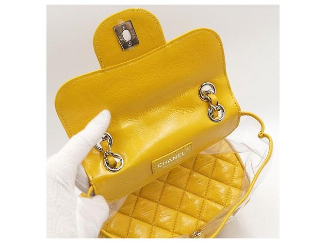 Chanel Gesteppter Damenrucksack aus PVC mit Klappe - Ansicht 5