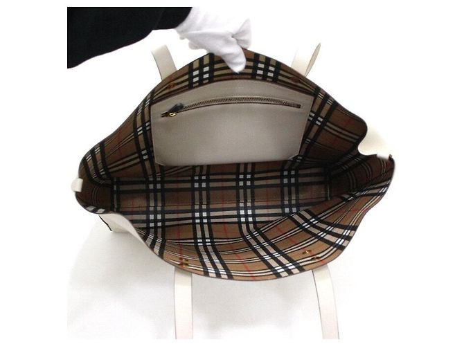 Burberry Borsa Tote e Borsa a Tracolla con Logo Stemma Ricamato Bianco - vista 5