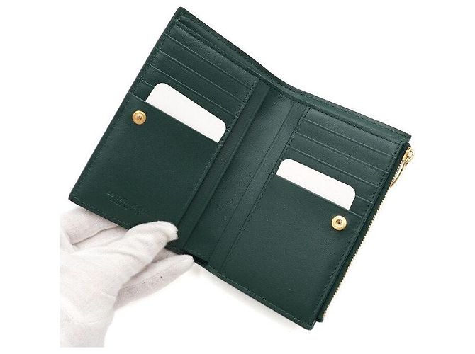 Bottega Veneta Medium Cassette Fold Wallet in Emerald Green - view 5