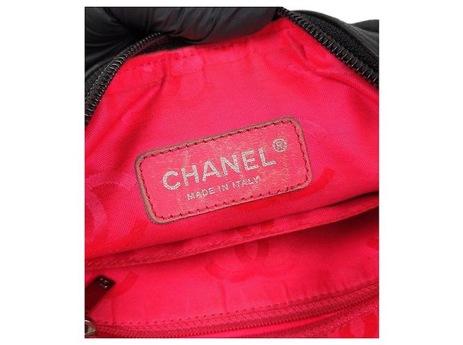 Chanel Mini borsa a tracolla in pelle nera - vista 11