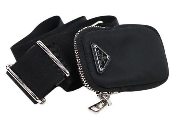 Prada Borsa a tracolla hobo multi in Re-Nylon nera Nero - vista 5