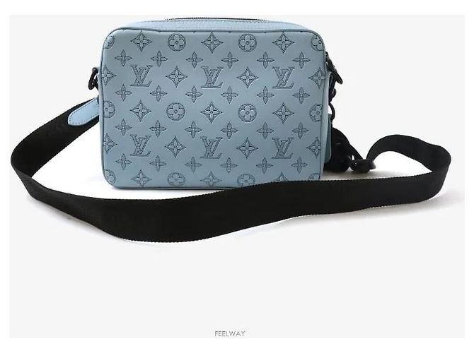 Louis Vuitton Borsa a Tracolla Trio Monogram Sky Blue - vista 3