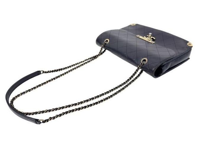 Chanel Borsa a tracolla matelassé con patta blu navy - vista 13