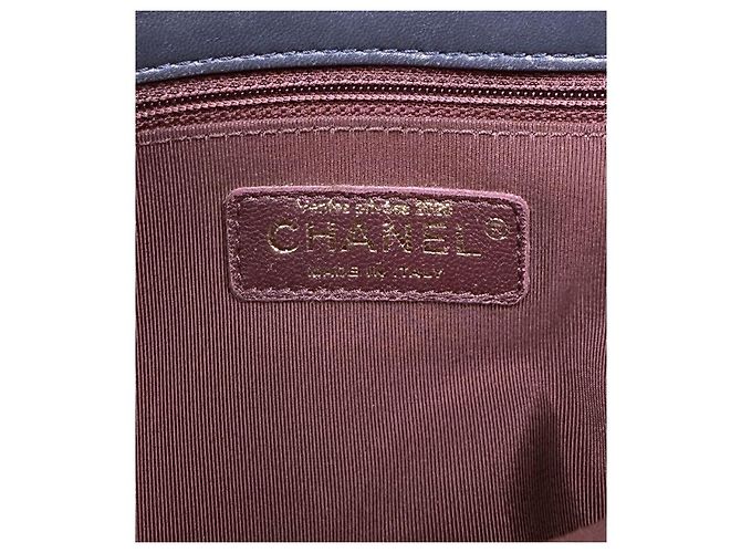 Chanel Borsa a tracolla matelassé con patta blu navy - vista 6