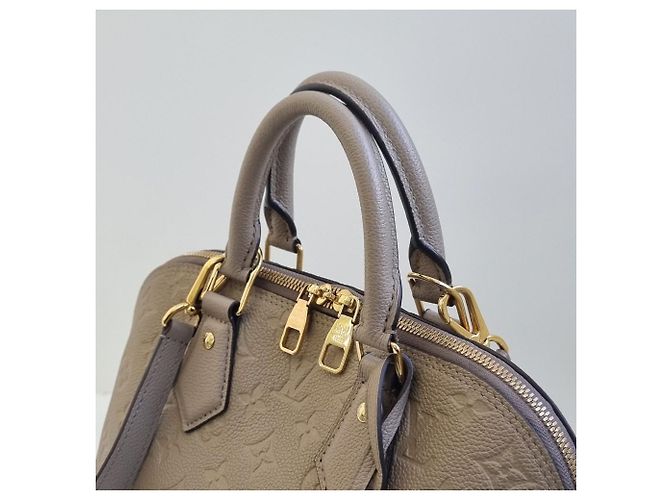 Louis Vuitton Neo Alma Schultertasche Monogram Empreinte Mehrfarben - Ansicht 10