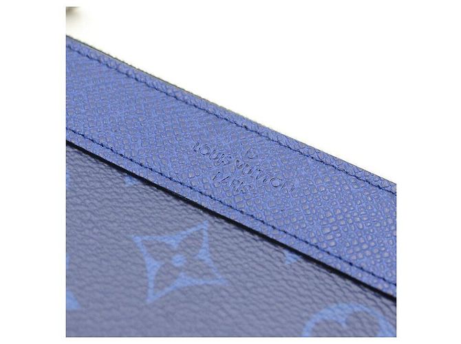 Louis Vuitton Mini Clutch Portafoglio Discovery Monogram in pelle Taiga Cobalt Blue - vista 2
