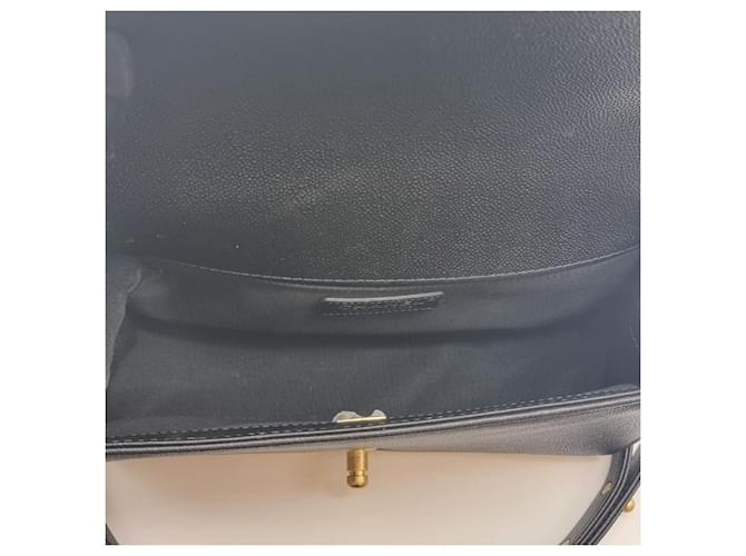 Chanel Borsa a tracolla Caviar Boy Nero - vista 11