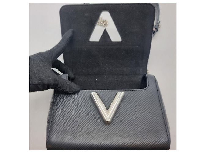 Louis Vuitton Borsa a tracolla Twist in Epi nero - vista 10