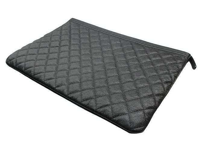 Chanel Clutch Grande Boy Black Soft Caviar Gold-tone Nero - vista 3
