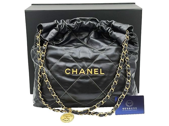 Chanel Bolso de hombro pequeño de piel de becerro negra y metal dorado Negro - vista 3