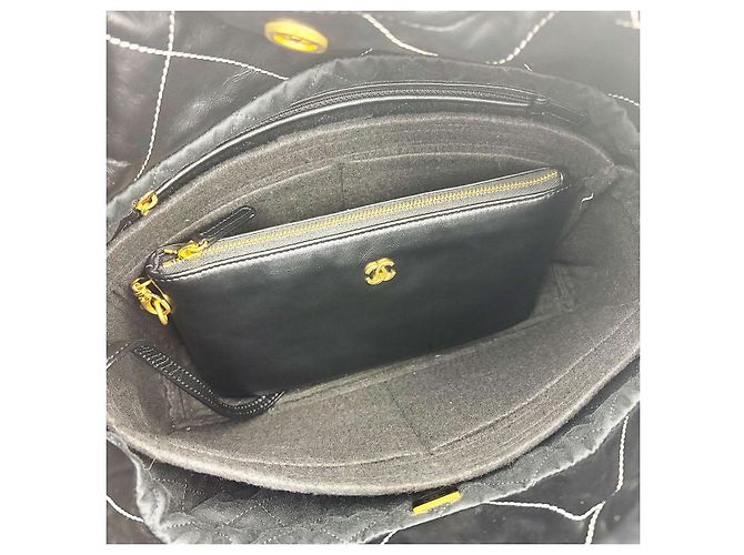 Chanel Bolso de hombro pequeño de piel de becerro negra y metal dorado Negro - vista 9